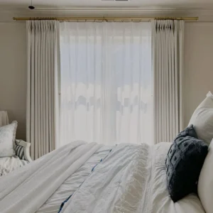 Which Curtains Are Best for Privacy modern Dubai apartment living room curtains